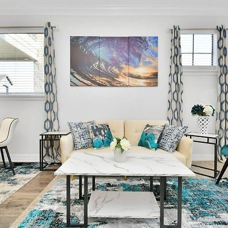 Chic Retreat-Walk To Nrg-Pool Apartment Houston Bagian luar foto