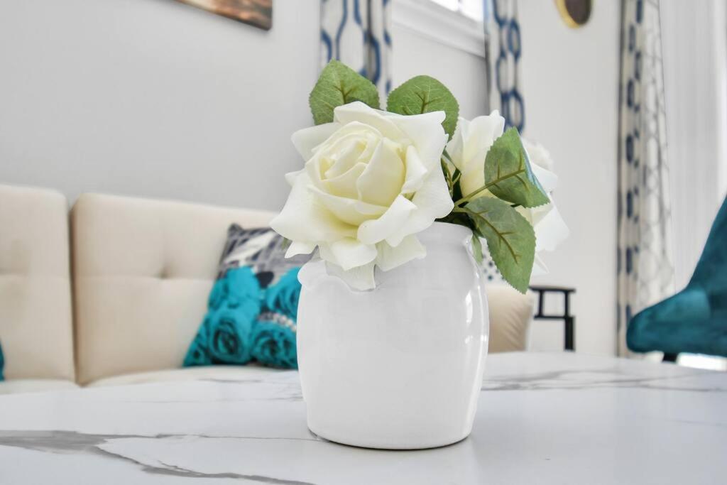 Chic Retreat-Walk To Nrg-Pool Apartment Houston Bagian luar foto