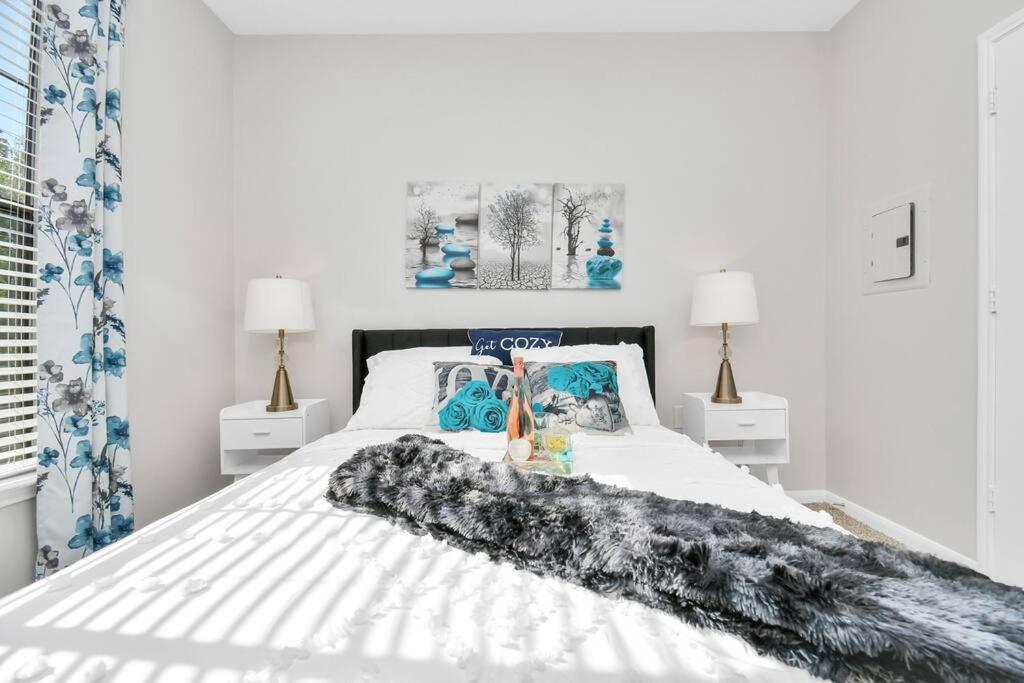 Chic Retreat-Walk To Nrg-Pool Apartment Houston Bagian luar foto